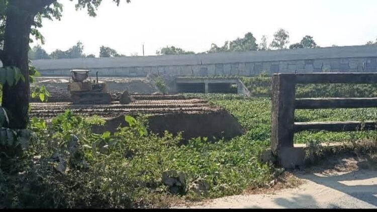 রায়গঞ্জে অবৈধভাবে মাটি ভরাটে ৩ জনকে ২ লাখ ৮০ হাজার টাকা জরিমানা