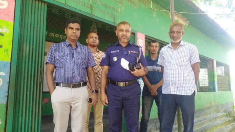 সুষ্ঠু ও নিরপেক্ষ নির্বাচন নিশ্চিত করতে ভোট কেন্দ্র পরিদর্শন করেন অতিরিক্ত পুলিশ সুপার সাইফুল ইসলাম খান