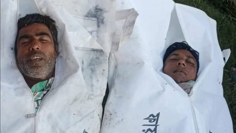 নওগাঁয় গরু বোঝাই ভটভটি উল্টে দুই ব্যবসায়ী নিহত,আহত-৫