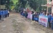 স্কুলের মাঠ থেকে রাস্তা অপসারণের দাবিতে ঝালকাঠিতে শিক্ষার্থী ও এলাকাবাসীর মানববন্ধন ও বিক্ষোভ
