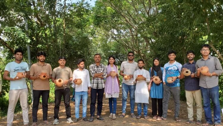 বরিশাল বিশ্ববিদ্যালয় ছাত্রদলের উদ্যোগে পাখিদের জন্য নিরাপদ আশ্রয় নির্মাণ