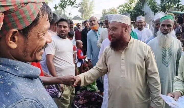 সিরাজগঞ্জ ৩ আসনের প্রার্থী ডঃ আঃ সামাদ জনতার নেতা জনতার মাঝে