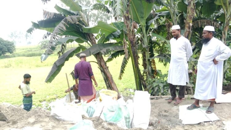 রায়গঞ্জে জামায়াতের নিজস্ব অর্থায়নে রাস্তা সংস্কার