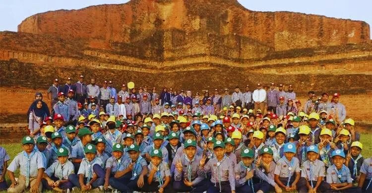 নওগাঁর ঐতিহাসিক পাহাড়পুর বৌদ্ধ বিহার প্রঙ্গণে ৫০০ কাব স্কাউটের মিলন মেলা অনুষ্ঠান অনুষ্ঠিত