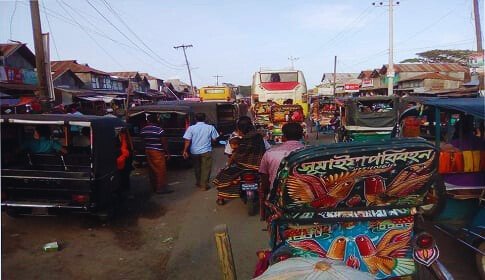 আমতলী-কুয়াকাটা সড়কে অটোরিকশার নৈরাজ্য: চাঁদাবাজি ও বিশৃঙ্খলায় জর্জরিত গুরুত্বপূর্ণ মহাসড়ক