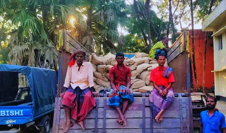 শেরপুরে অবৈধভাবে মজুত ২৪৮ বস্তা চাল জব্দ, টিসিবি ডিলার আটক