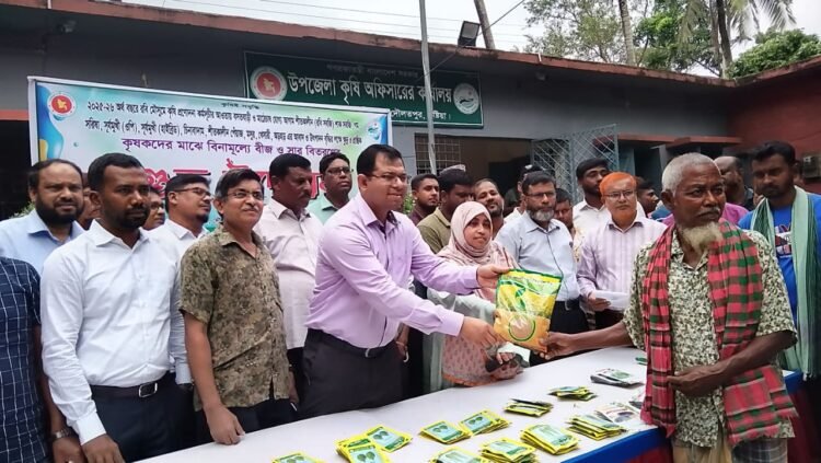 দৌলতপুরে ৭২০ কৃষক পেলো সবজির প্রণোদনা