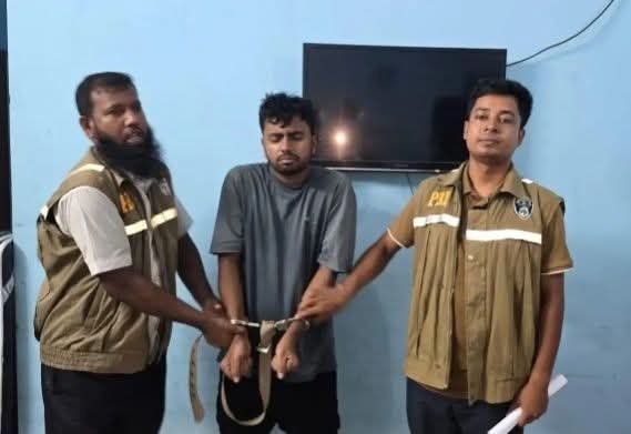 কুমিল্লা স*ৎ মাকে কুপি হ*ত্যা*র ঘটনায় ছেলেকে আ*ট*ক করেছে পুলিশ