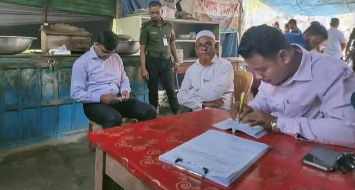 এনায়েতপুর ঘাটে গোলাম ও রাজার দুই হোটেলে মোবাইল কোর্টের অভিযান, ৪০ হাজার টাকা জরিমানা