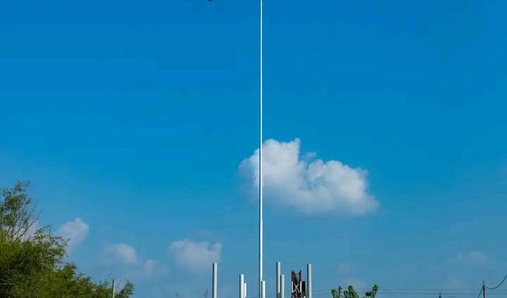 পঞ্চগড়- বাংলাবান্ধা সীমান্তে দেশের সর্বোচ্চ উচ্চতার পতাকা উড়ছে