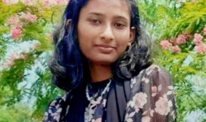 ধর্মীয় অণুভূতিতে আঘাত,বিতর্কিত তরুণী আটক