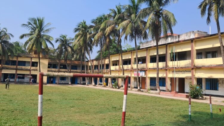 সিরিজ-২ নানা অনিয়মে জড়িত ঐতিহ্যবাহী রাজৈর বালিকা উচ্চ বিদ্যালয়