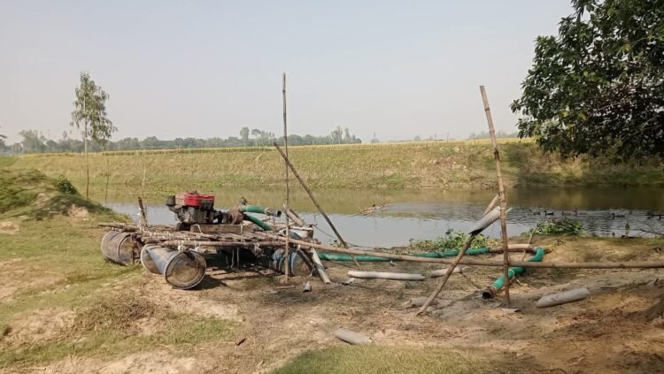 শিবগঞ্জে অবৈধ বালু উত্তোলন নিয়ে সংঘর্ষ, ইউএনও’র অভিযানে মেশিন জব্দ ও ভ্রাম্যমানে দোকানের জরিমানা