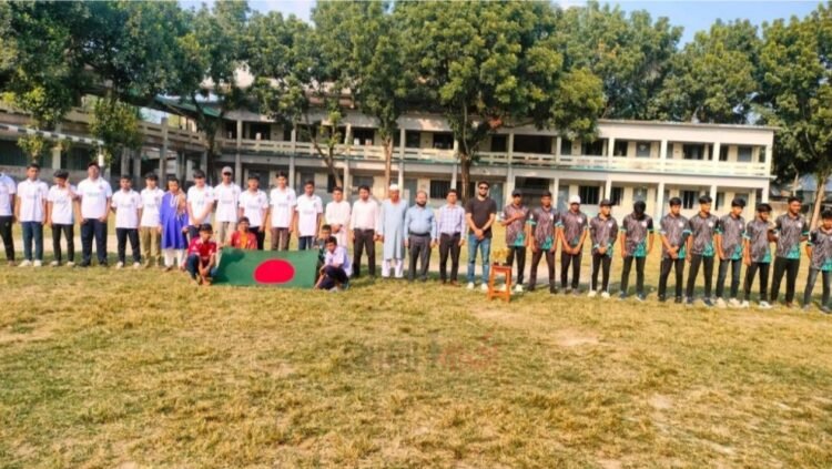 রায়গঞ্জে উৎসবমুখর পরিবেশে আন্তঃ ক্রিকেটের ফাইনাল সম্পন্ন