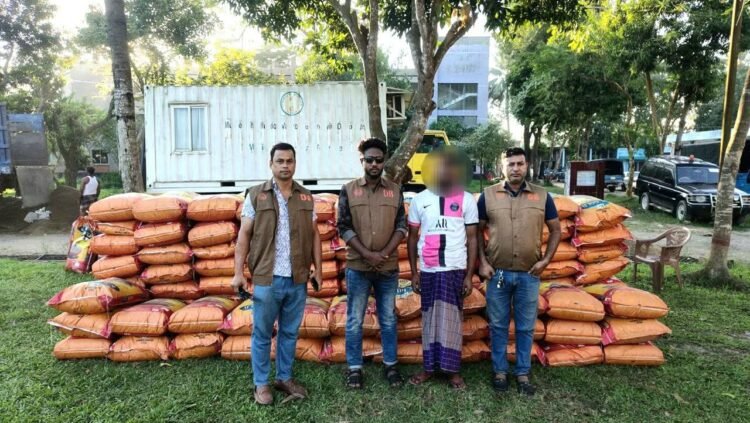 হবিগঞ্জে ভারতীয়  চোরাই পণ্য কাভার্ডভ্যান  জব্দ