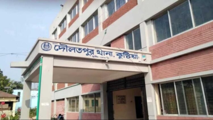 দৌলতপুরে তুচ্ছ ঘটনাকে কেন্দ্র করে গুলিবর্ষণ, এলাকায় আতঙ্ক