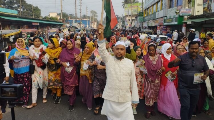 নড়াইল-২ আসনে মনিরুলকে মনোনয়ন দেয়ার দাবিতে মিছিল 
