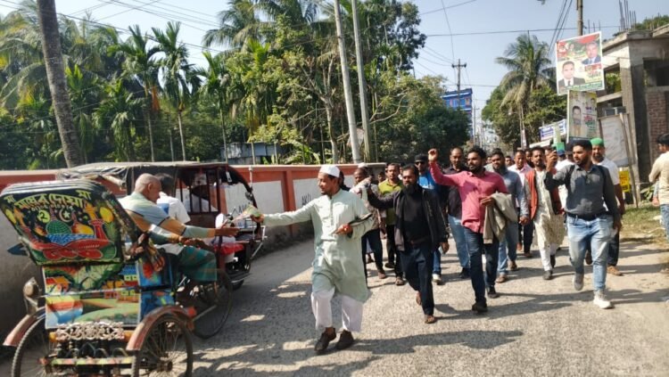 পটুয়াখালীর -২ বাউফলে  সংসদীয় আসনে ধানের শীষ মার্কাকে বিজয় করার লক্ষ্যে গনসংযোগে করেন একে লিটু