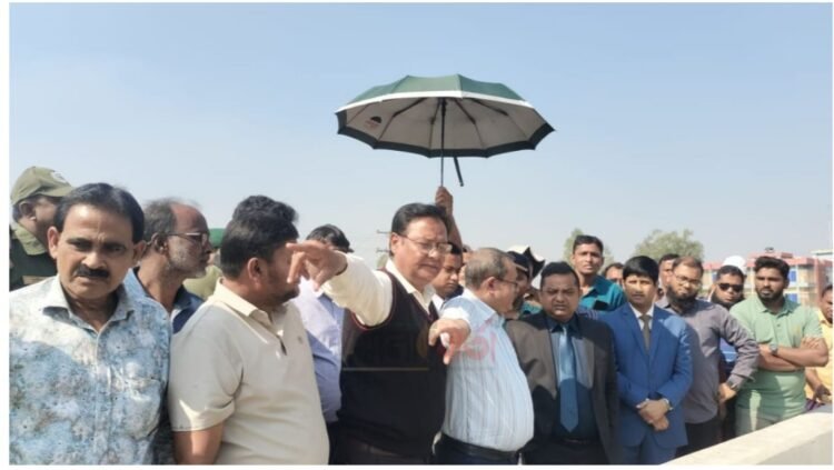 ৬ মাসে ১০ মৃত্যু: রায়গঞ্জের দুর্ঘটনাপ্রবণ স্থানে জেলা প্রশাসকের হস্তক্ষেপ