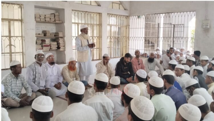 সিরাজগঞ্জের রায়গঞ্জে খালেদা জিয়ার সুস্থতা ও রোগমুক্তি কামনায় দোয়া মাহফিল