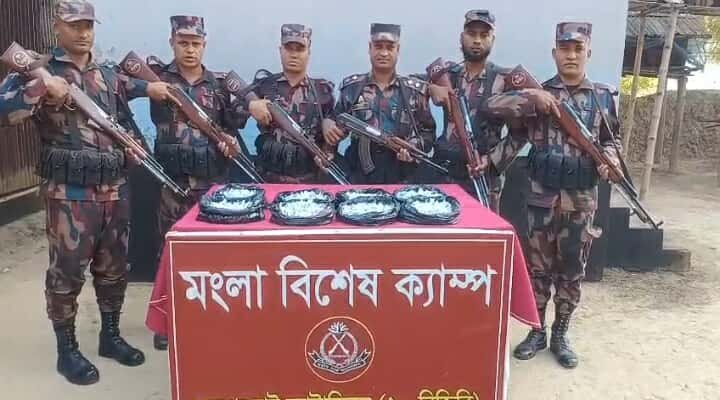 মংলা বিশেষ ক্যাম্পের বি জি বি কর্তৃক বিপুল পরিমাণে ভারতীয় নেশা জাতীয় ইঞ্জেকশন উদ্ধার