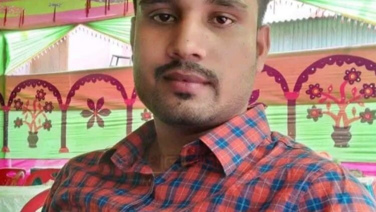 হোটেল কক্ষে রায়গঞ্জের সবুজের ঝুলন্ত মরদেহ উদ্ধার