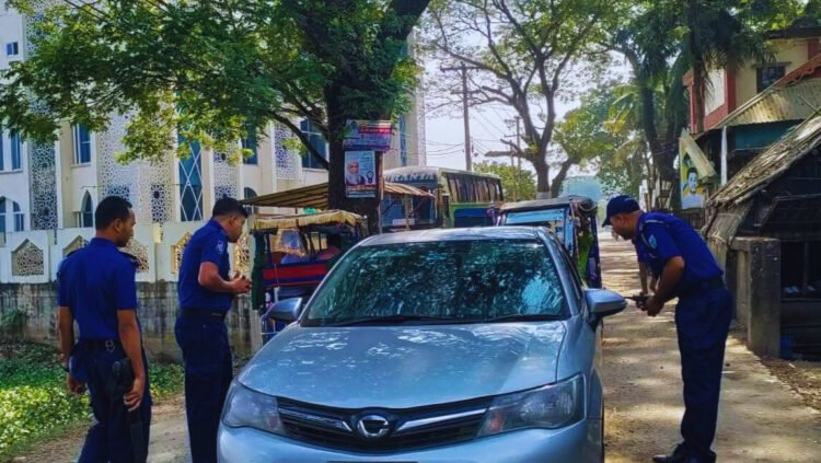 শান্তি শৃংখলা রক্ষায় জেলার সব থানায় পুলিশের টহল জোরদার