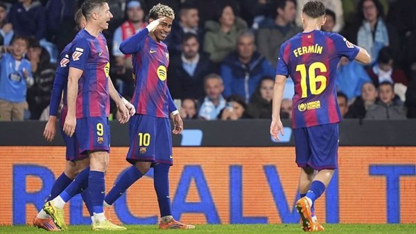 লেভানডোভস্কির হ্যাটট্রিকে বার্সেলোনার দারুণ জয়