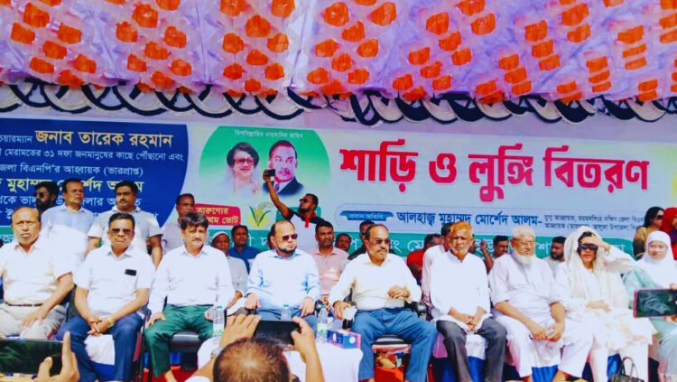 ভালুকায় বিএনপির ৩১ দফা প্রচারে উঠান বৈঠক, বিতরণ করা হলো শাড়ি-লুঙ্গি