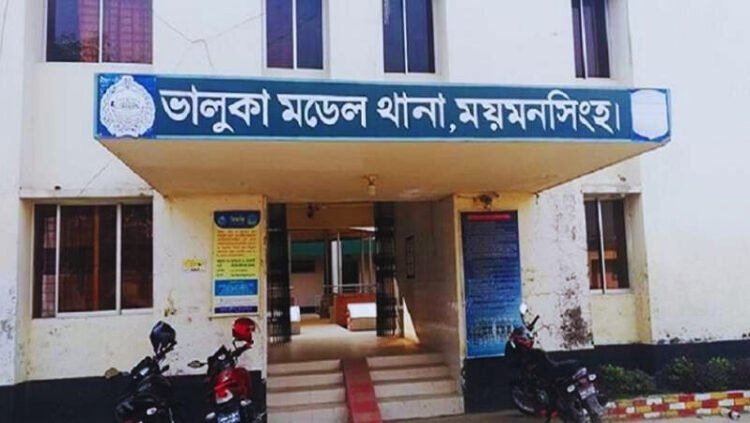 ভালুকায় স্কুলছাত্রীকে ধর্ষণ ও অশ্লীল ছবি ছড়ানোর হুমকি, অভিযুক্ত গ্রেফতার