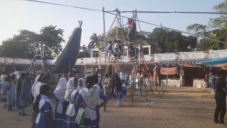 ঠাকুরগাঁও এ কমলমতি শিশুদের ভবিষ্যৎ অন্ধকার দায় এড়াতে পারেনা প্রশাসন