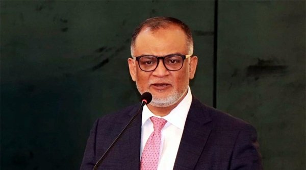 পেঁয়াজের দাম না কমলে আমদানি অনুমোদন দেবে সরকার: বাণিজ্য উপদেষ্টা