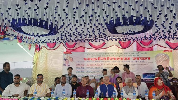 জাতীয় পার্টির কাধে ভর দিয়ে আওয়ামীলীগ নির্বাচনে আসতে চায়, —আলতাফ হোসেন চৌধুরী