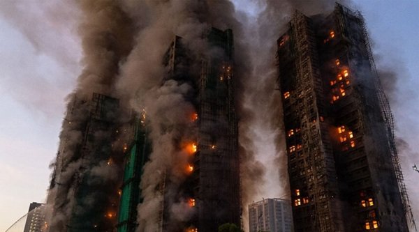 হংকংয়ে ভয়াবহ অগ্নিকাণ্ড: নিহত ৪৪, নিখোঁজ শতাধিক