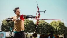 তীর-ধনুক হাতে শাকিব খান