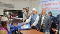 দুমকি উপজেলায়, লেবুখালী মানবকল্যান যুব সংসদের শীতবস্ত্র বিতরণ