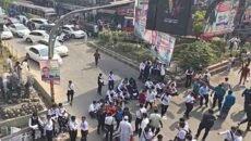 সায়েন্সল্যাব মোড়ে ঢাকা কলেজ শিক্ষার্থীদের অবরোধ, স্কুলিং মডেল বাতিলের দাবি