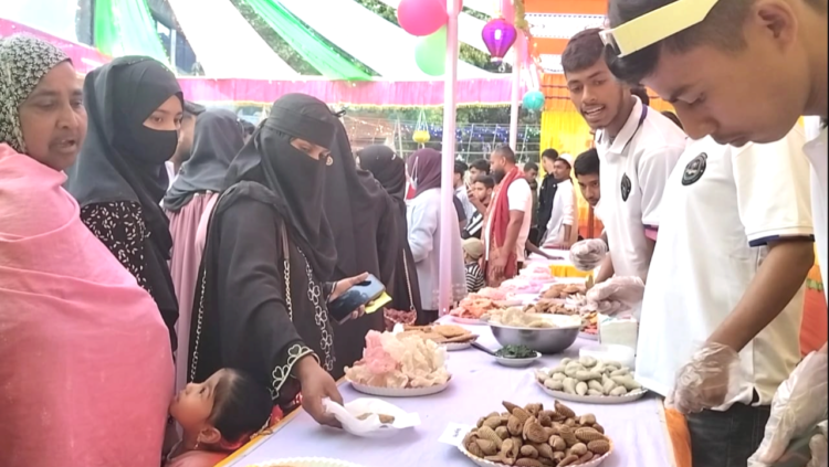 কুমিল্লার ভবানীপুরে ঐতিহ্যবাহী পিঠা উৎসব পালিত