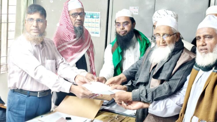 ফরিদপুর-২ আসনে ‌মনোনয়নপত্র সংগ্রহ করলেন ‌মওলানা শাহ আকরাম আলী