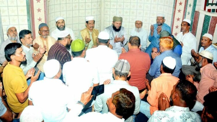 আলকরন ওয়ার্ড বিএনপির দোয়া মাহফিলে আবুল হাশেম বক্কর বেগম খালেদা জিয়া দেশের রাজনীতিতে এক মহীয়সী নারী