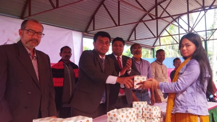 বটিয়াঘাটায় যথাযোগ্য মর্যাদায় মহান বিজয় দিবস উদযাপন