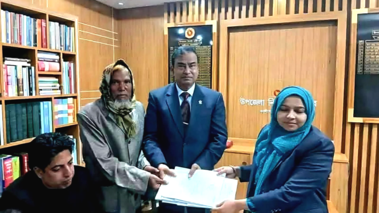 স্বতন্ত্র প্রার্থী হিসেবে বঙ্গবন্ধু সেনা পরিষদের সভাপতি মনোনয়নপত্র জমা দিলেন ঝিনাইদহ-৪ আসনে