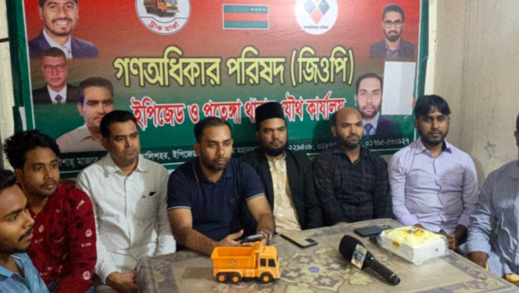 তৃণমূলকে পাশ কাটিয়ে মহানগর কমিটি, চট্টগ্রামে অবৈধ ঘোষণা