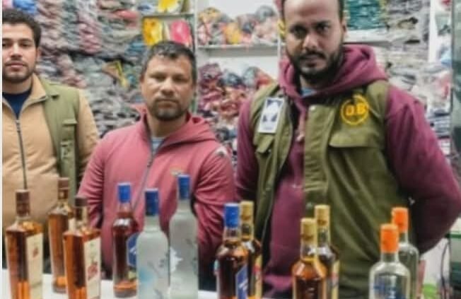 সৈয়দপুর প্লাজায় অভিযানে বিদেশি মদ উদ্ধার, দোকান মালিক আটক