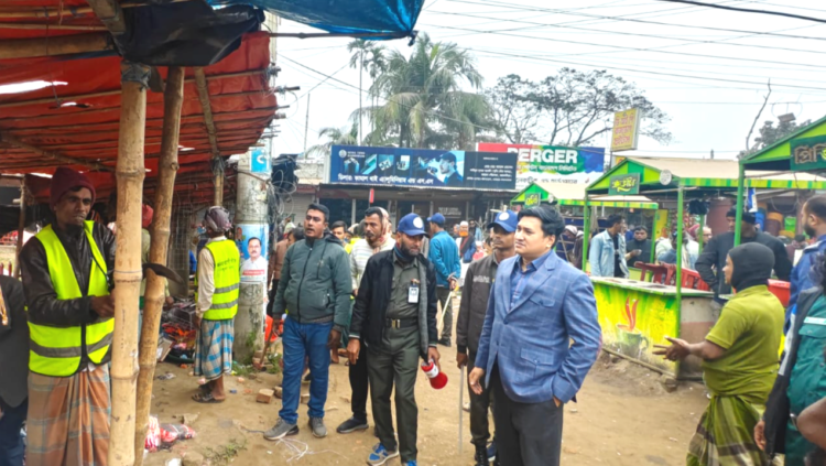 ভালুকা বাসস্ট্যান্ডে ফুটপাত ও অবৈধ স্থাপনা উচ্ছেদে মোবাইল কোর্ট