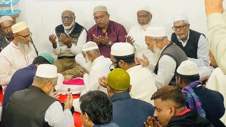 খালেদা জিয়ার রোগমুক্তি কামনায় চরফ্যাশন বিএনপির দোয়া মাহফিল