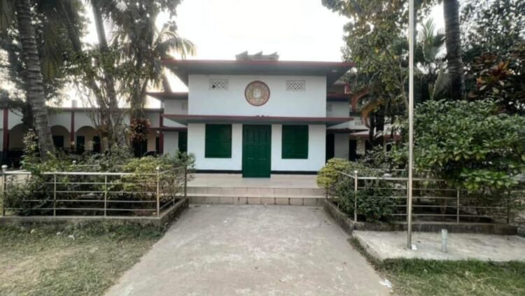 সরকারি উচ্চ বিদ্যালয়ে কর্মবিরতি” “সরাইলে অভিভাবকরা দুশ্চিন্তায়”