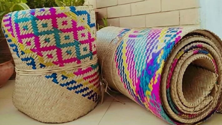 শীতল পাটির ঐতিহ্য হারিয়ে; পেশা বদলে নিচ্ছে কারিগরেরা