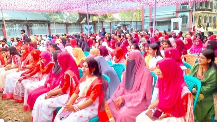 ভূরুঙ্গামারী মহিলা কলেজে নবীন বরণ