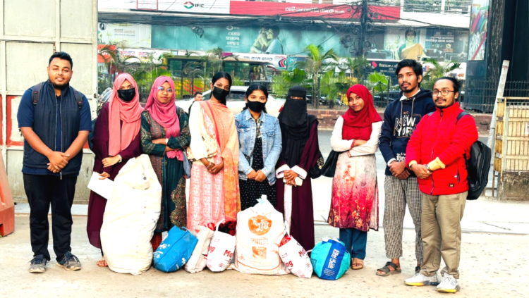 বি ফর বাংলাদেশ-এর শীতবস্ত্র বিতরণ অনুষ্ঠিত